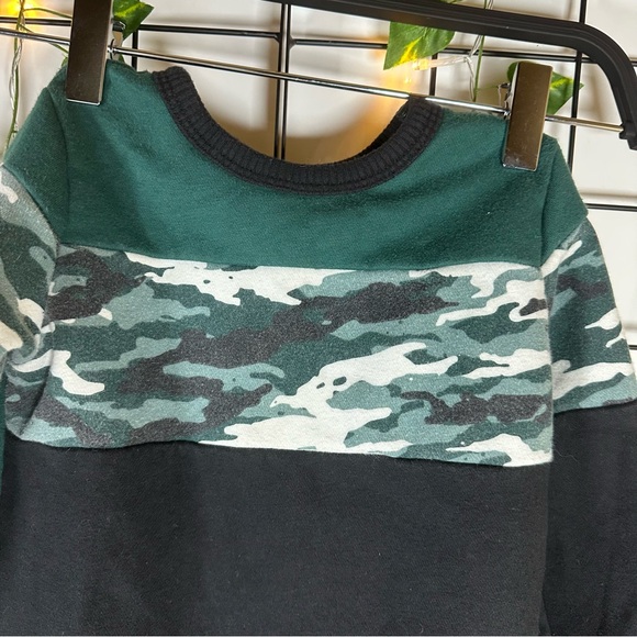 The Children's Place Green/Black/White Camo Sweater Matching Set 2T (Boy) - Picture 6 of 16